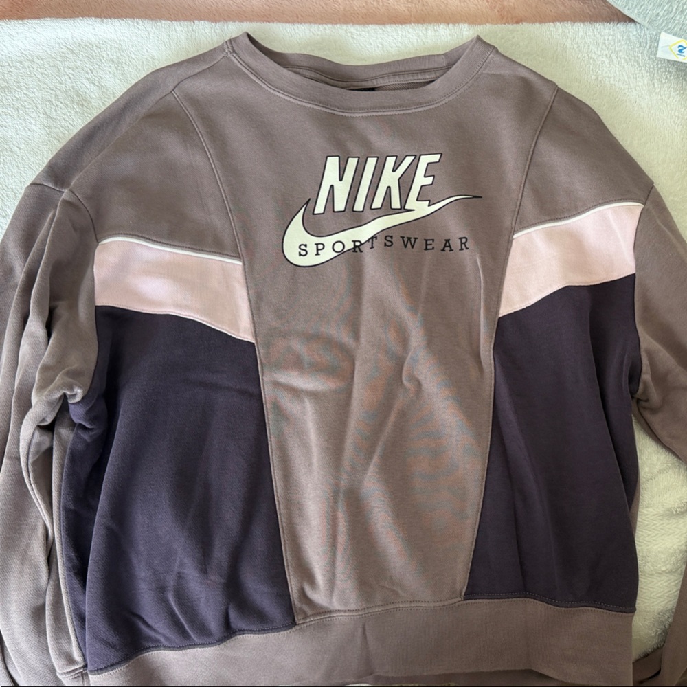 Nike Sportswear Crewneck in Brown and Pink